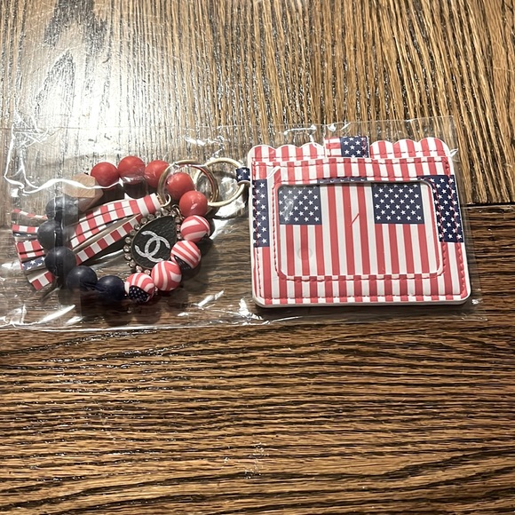 Keychain wrist beads 3 card pockets snap closure American flag - Picture 1 of 6